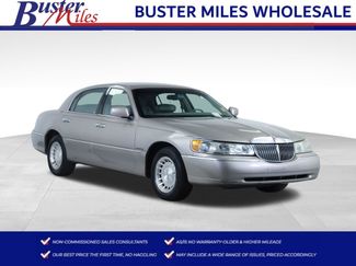 Used 2001 Lincoln Town Car Executive video 1