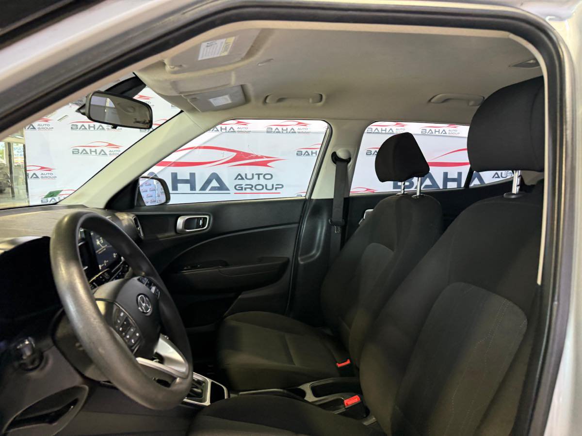 Used 2021 Hyundai Venue SE FWD image 29