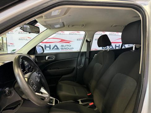 Used 2021 Hyundai Venue SE FWD image 29