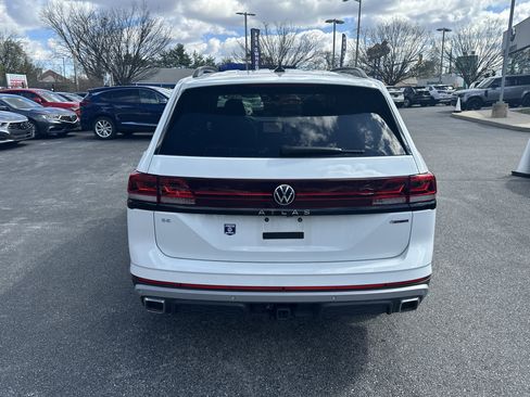 Used 2025 Volkswagen Atlas Peak Edition SE image 7