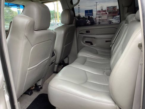 Used 2006 GMC Sierra 2500 SLE w/ Onstar Plus Package AWD/4WD image 42
