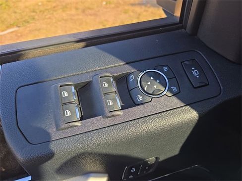 Used 2019 Ford F250 Lariat w/ Lariat Value Package image 19