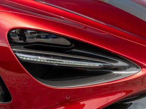 Used 2022 McLaren 765LT RWD image 25