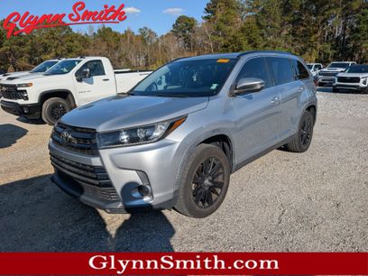 Used 2019 Toyota Highlander SE
