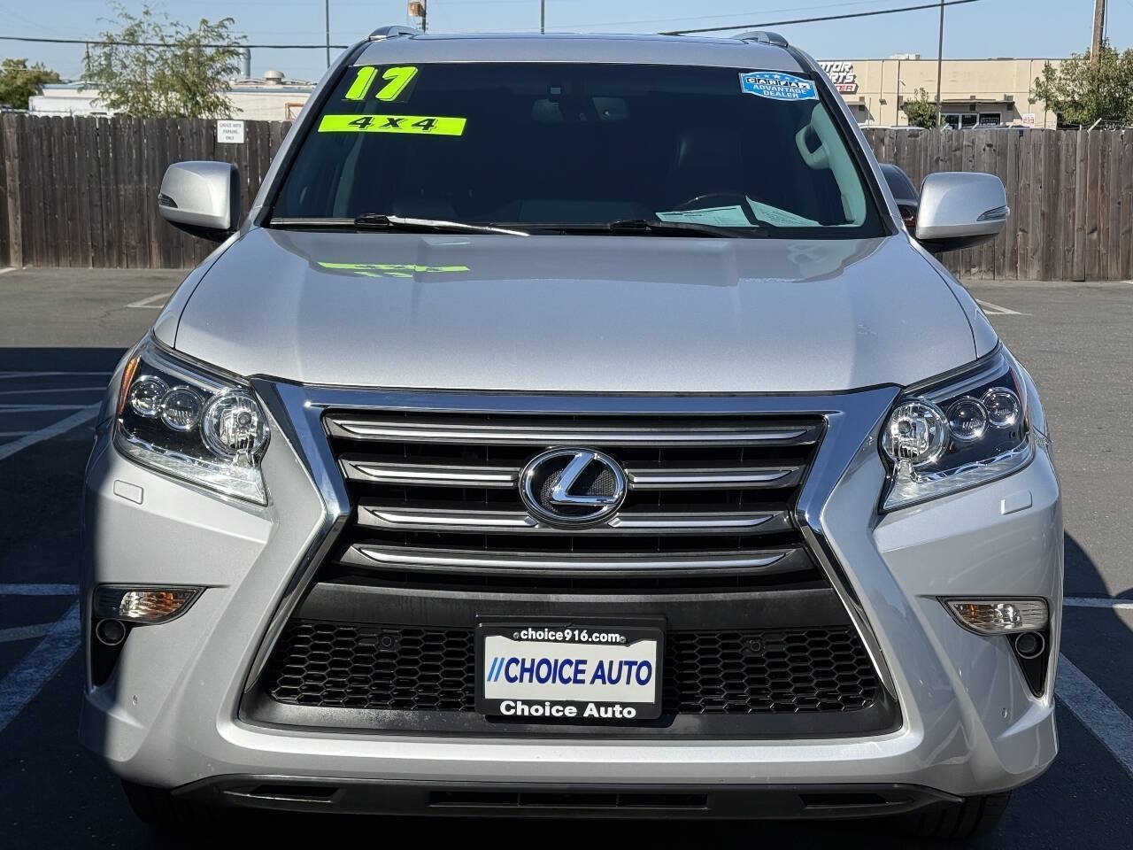 Used 2017 Lexus GX 460 AWD/4WD image 2