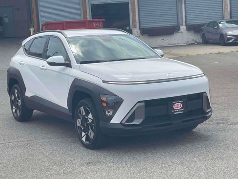 Used 2024 Hyundai Kona SEL AWD/4WD image 1
