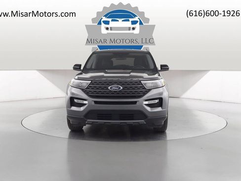 Used 2023 Ford Explorer XLT w/ Equipment Group 202A image 8