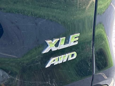 Used 2021 Toyota RAV4 XLE w/ XLE Grade Weather Package AWD/4WD image 13