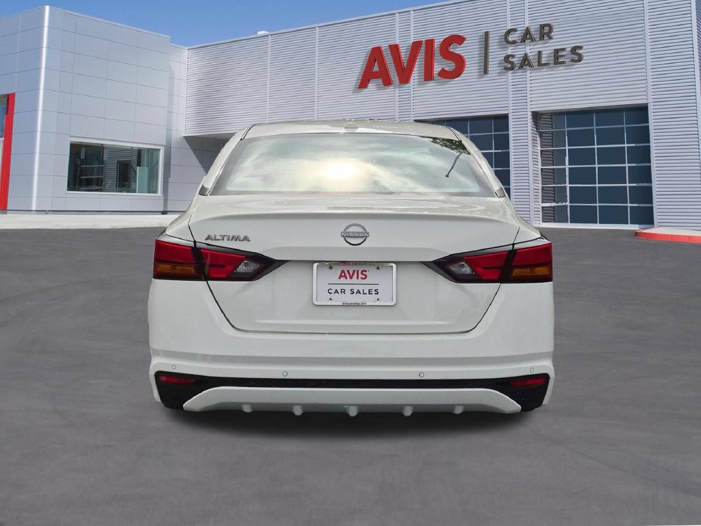 Used 2025 Nissan Altima 2.5 SV FWD image 6