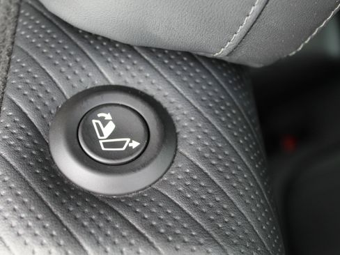 Used 2025 Hyundai Palisade SEL FWD image 23