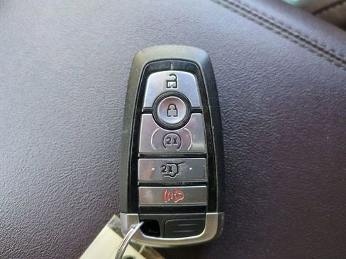 Used 2025 Ford Explorer Platinum w/ LUX Leather Package image 30