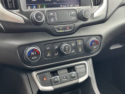 Used 2024 GMC Terrain SLE w/ Driver Convenience Package image 22