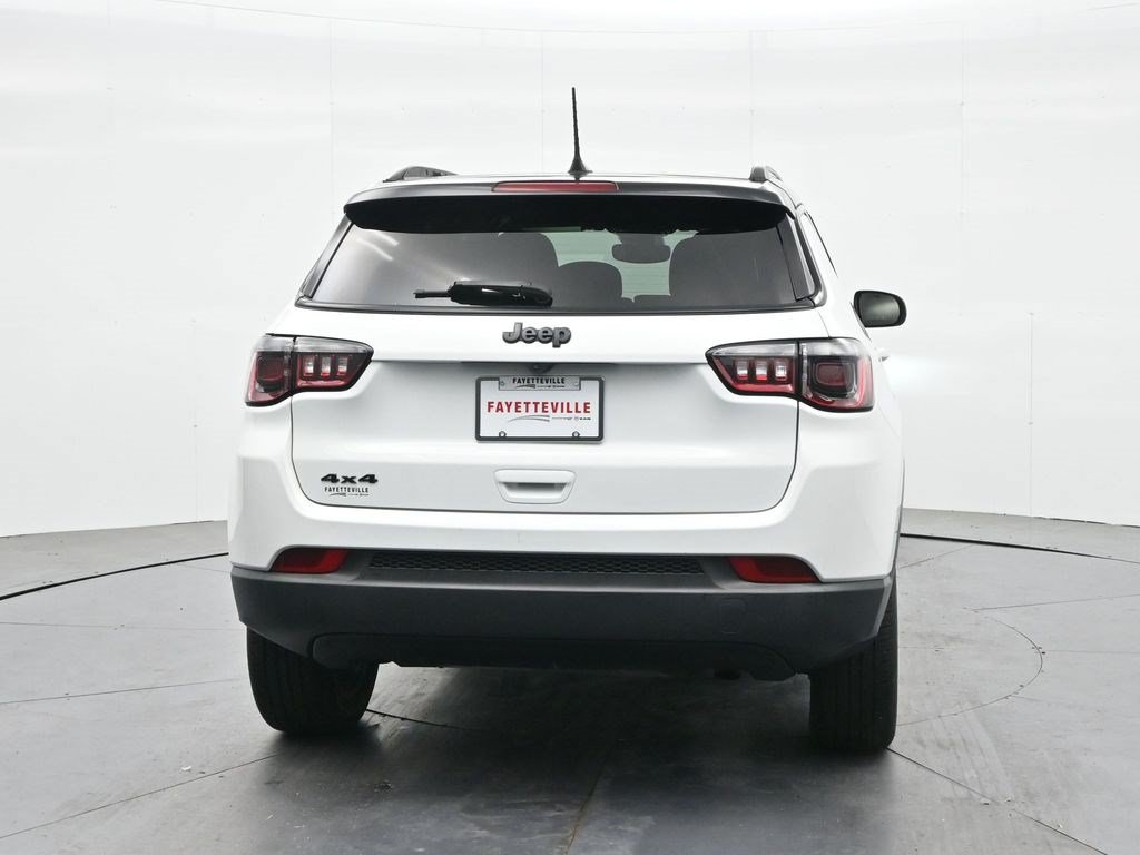 Used 2023 Jeep Compass Latitude AWD/4WD image 6