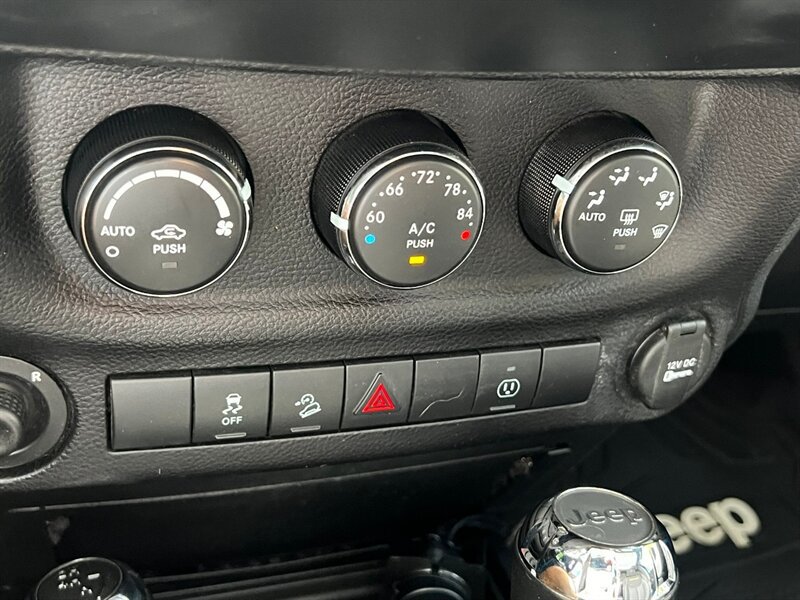 Used 2015 Jeep Wrangler Sahara w/ Connectivity Group AWD/4WD image 27