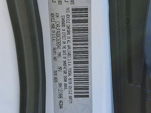 Used 2019 Jeep Grand Cherokee Laredo image 28