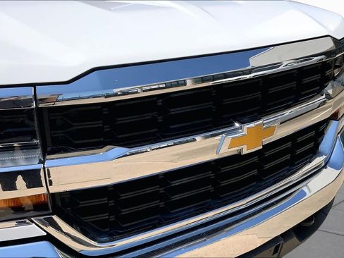Used 2018 Chevrolet Silverado 1500 LT w/ Texas Edition AWD/4WD image 30