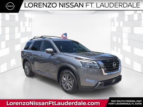 Certified 2025 Nissan Pathfinder SV w/ SV Premium Package FWD image 1