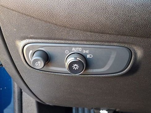 Used 2022 Chevrolet Equinox LT image 36