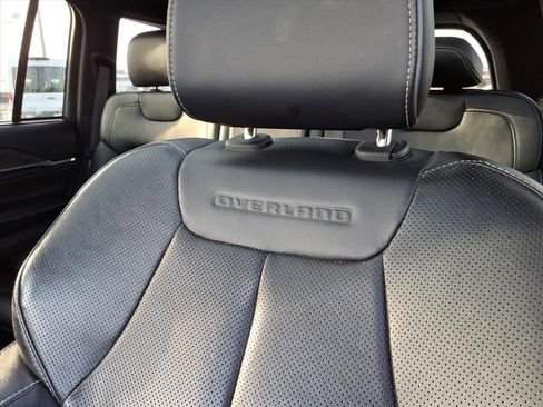 Certified 2022 Jeep Grand Cherokee Overland w/ Luxury Tech Group IV image 14
