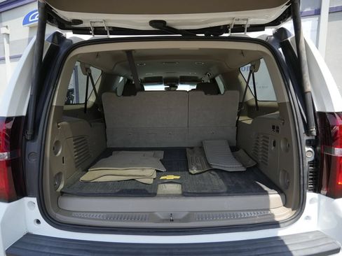 Used 2018 Chevrolet Suburban LT w/ LT Signature Package RWD image 15