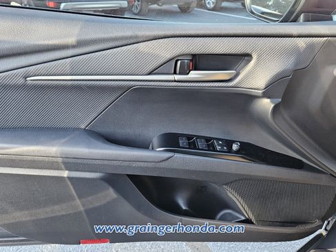 Used 2025 Toyota Camry SE image 23