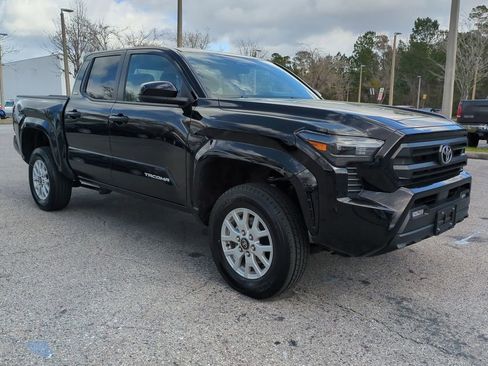 Certified 2024 Toyota Tacoma SR5 image 3