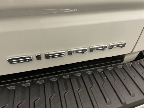 Used 2025 GMC Sierra 1500 Denali AWD/4WD image 26