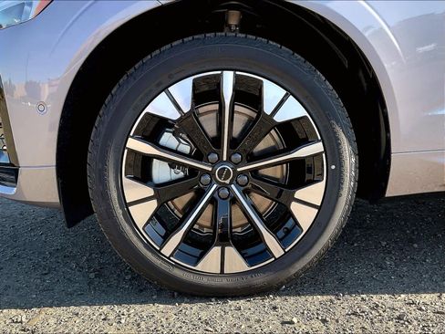 New 2026 Volvo XC60 T8 Plus w/ Climate Package PRO AWD/4WD image 14