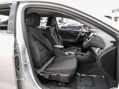 Used 2020 Chevrolet Malibu LT image 38