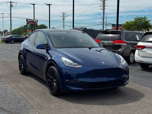 Used 2021 Tesla Model Y Long Range AWD/4WD image 4