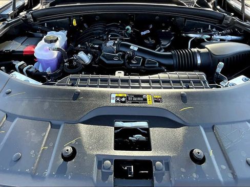 New 2025 Jeep Grand Cherokee Limited w/ Luxury Tech Group II image 9