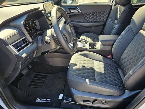 New 2026 Nissan Rogue Platinum AWD/4WD image 17