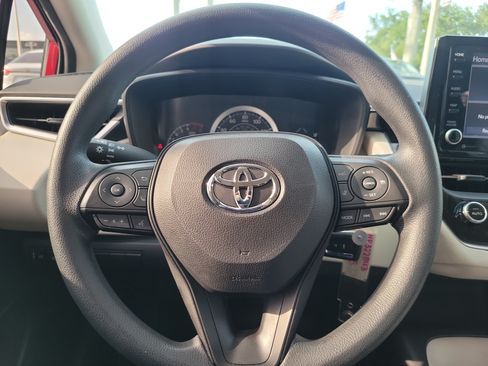Used 2022 Toyota Corolla LE FWD image 23