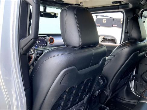 Used 2022 Jeep Gladiator Mojave w/ Cold Weather Group AWD/4WD image 12