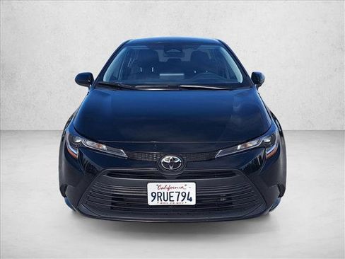 Certified 2025 Toyota Corolla LE image 2