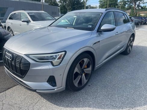 Used 2023 Audi e-tron Premium Plus AWD/4WD image 7