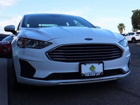 Used 2019 Ford Fusion SE FWD image 18
