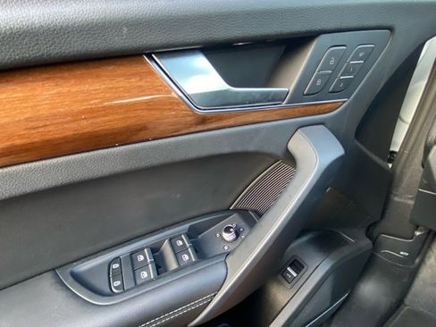 Used 2023 Audi Q5 2.0T Premium Plus image 17