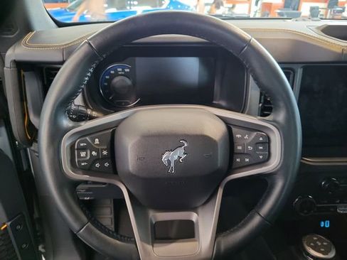 Used 2024 Ford Bronco Badlands image 11