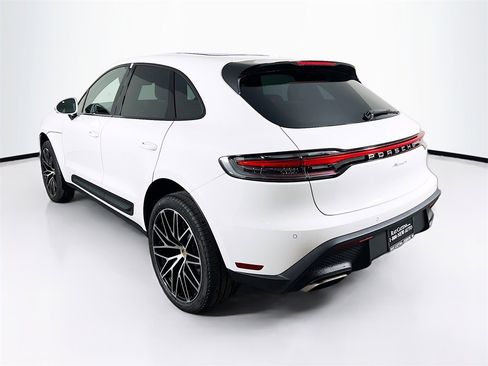 New 2026 Porsche Macan Base image 3