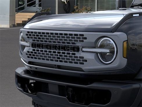 New 2025 Ford Bronco Badlands image 19