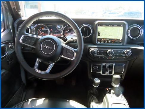 Used 2023 Jeep Wrangler Unlimited Sahara AWD/4WD image 11