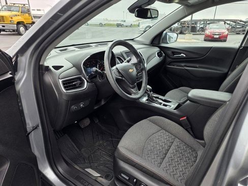 Used 2024 Chevrolet Equinox LT w/ LPO, Floor Liner Package FWD image 2