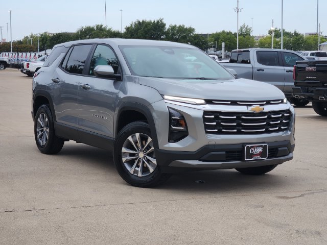 Used 2026 Chevrolet Equinox LT FWD image 2
