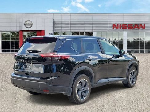 Certified 2026 Nissan Rogue SV FWD image 5