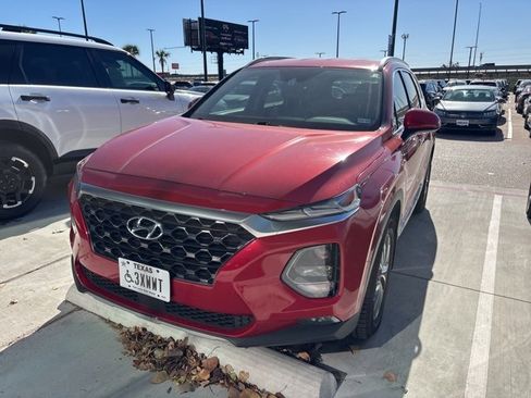 Used 2019 Hyundai Santa Fe SEL image 2