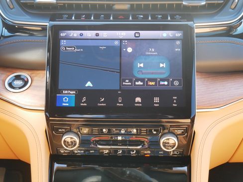 New 2025 Jeep Grand Cherokee Summit image 10