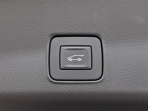 Used 2025 Chevrolet TrailBlazer LT w/ Convenience Package AWD/4WD image 32