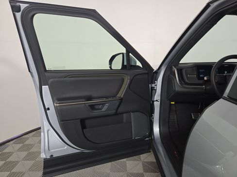Used 2025 Rivian R1S Adventure AWD/4WD image 16