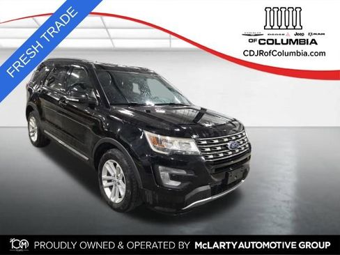 Used 2017 Ford Explorer XLT w/ Equipment Group 201A FWD image 1